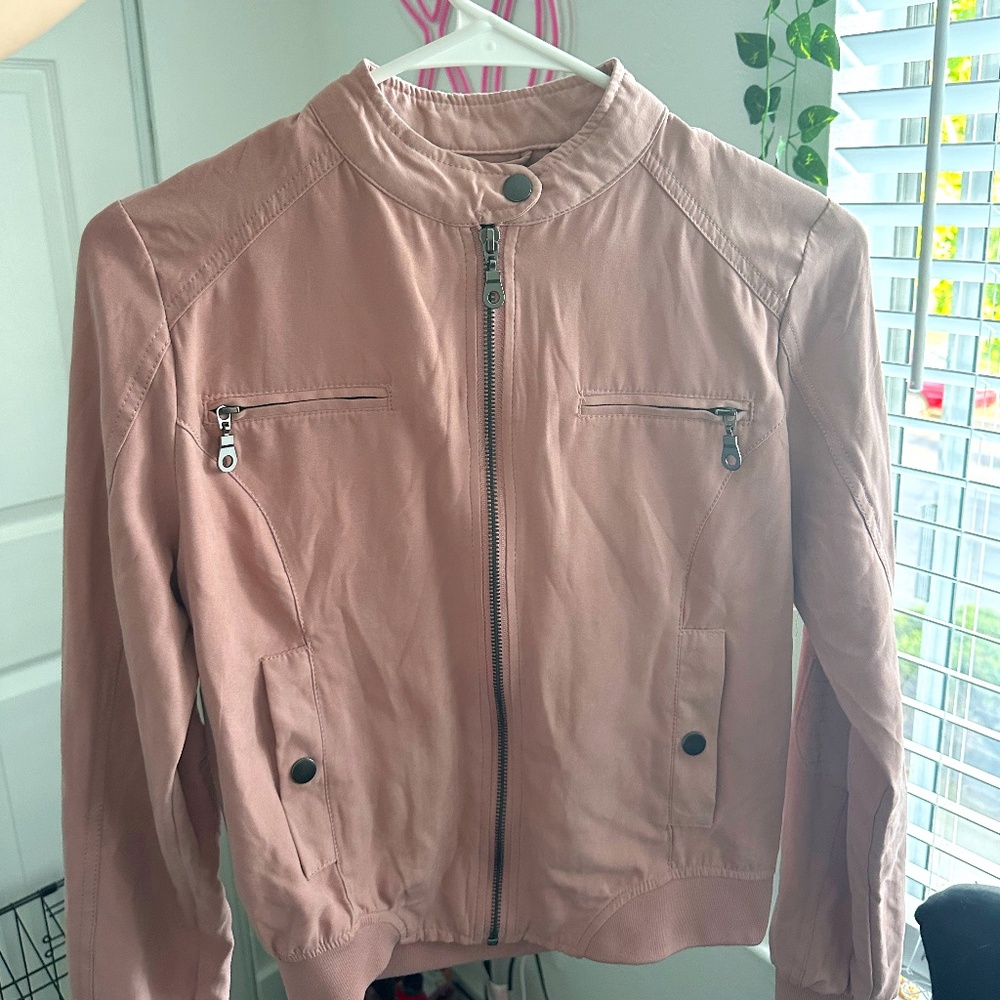 IRIS Sweater Size Small (New Without Tags)